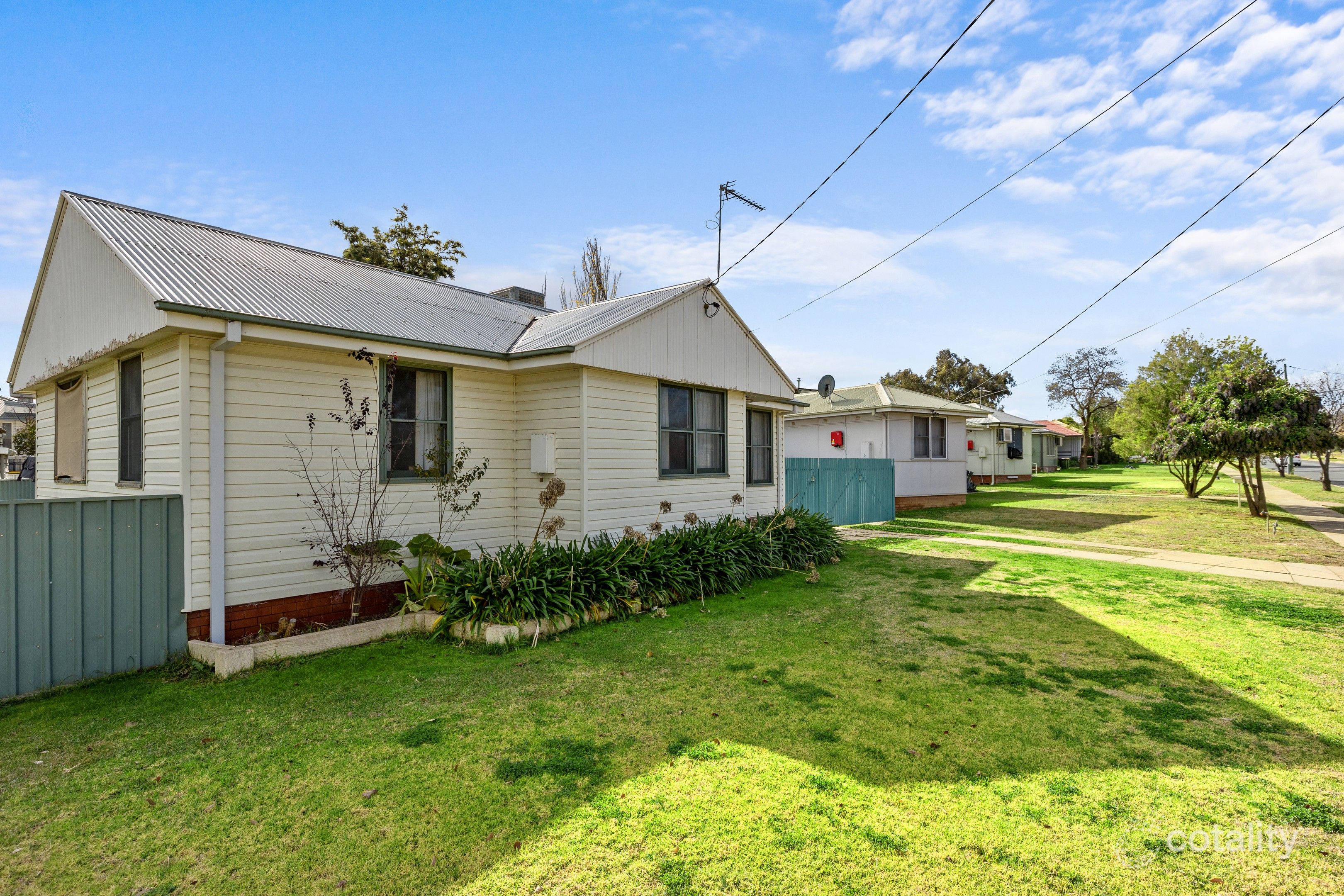 37 Jack Ave, Mount Austin, NSW 2650
