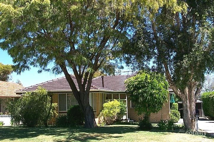 4 Birchley Cres, Balga, WA 6061