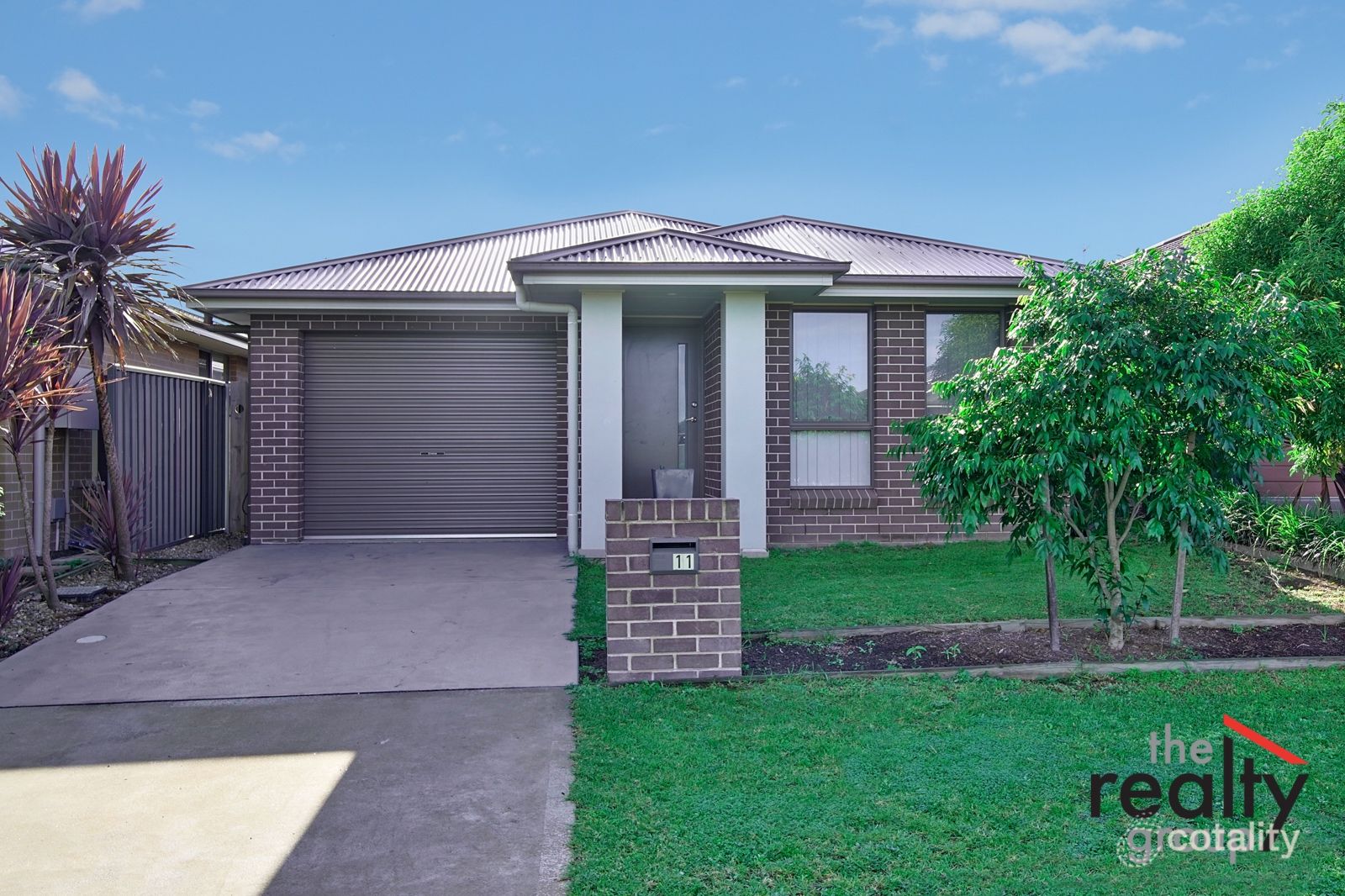 11 Parkinson Rd, Spring Farm, NSW 2570