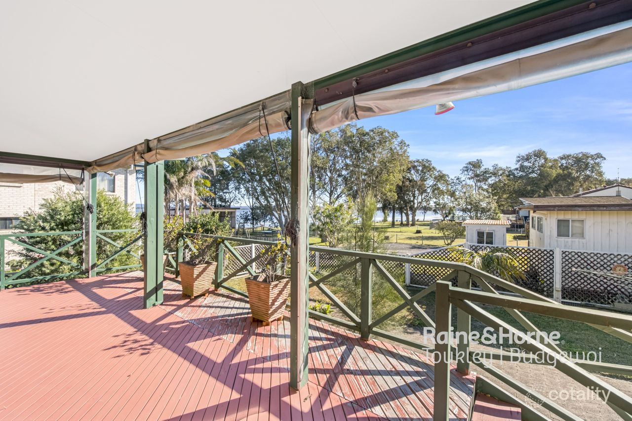 2c Seventh Ave, Toukley, NSW 2263