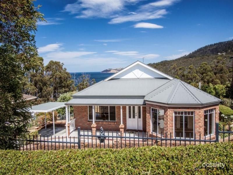 81 Suncoast Dr, Blackmans Bay, TAS 7052