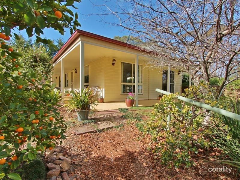 6 Boronia Rd, Bullaburra, NSW 2784