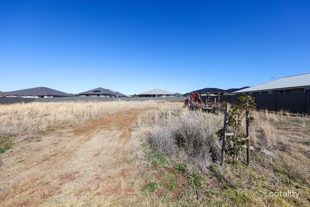 7 Evesham Cct, North Tamworth, NSW 2340