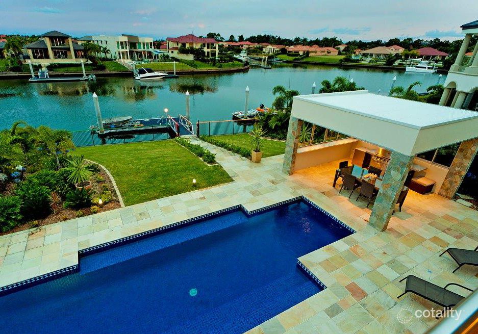 2327 Cressbrook Dr, Hope Island, QLD 4212