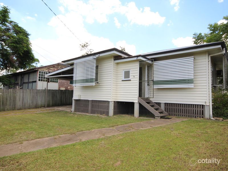 39 Bergin St, Booval, QLD 4304
