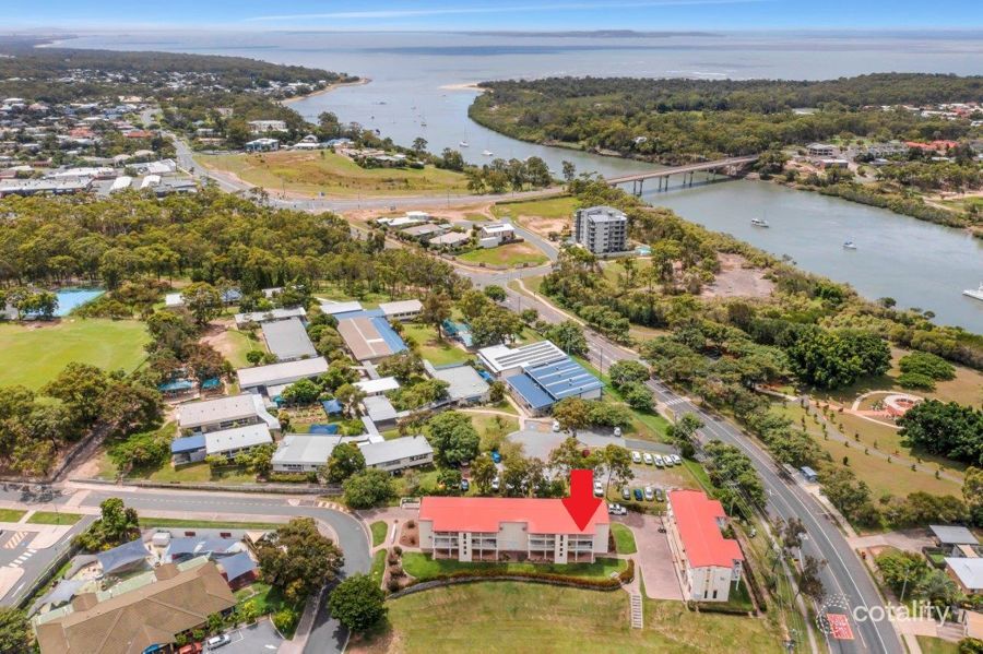 9/4 Pittsbay Cres, Boyne Island, QLD 4680