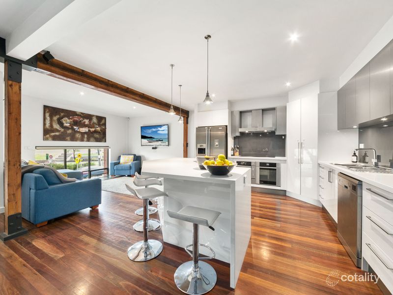 2/82 Trenerry Cres, Abbotsford, VIC 3067
