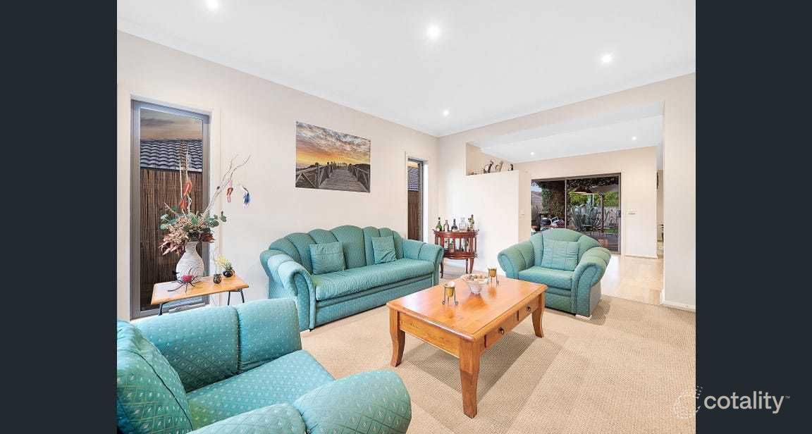 14 Mcgarvie Dr, Cranbourne North, VIC 3977