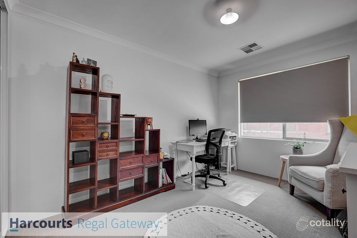 71 Litchfield Cir, Wandi, WA 6167