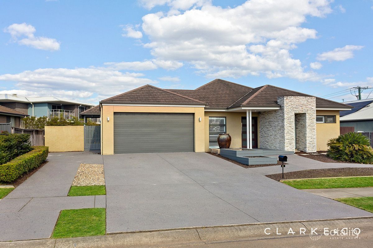 4 Niven Pde, Rutherford, NSW 2320