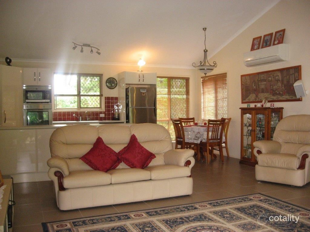 37 Kardinia St, Macleay Island, QLD 4184
