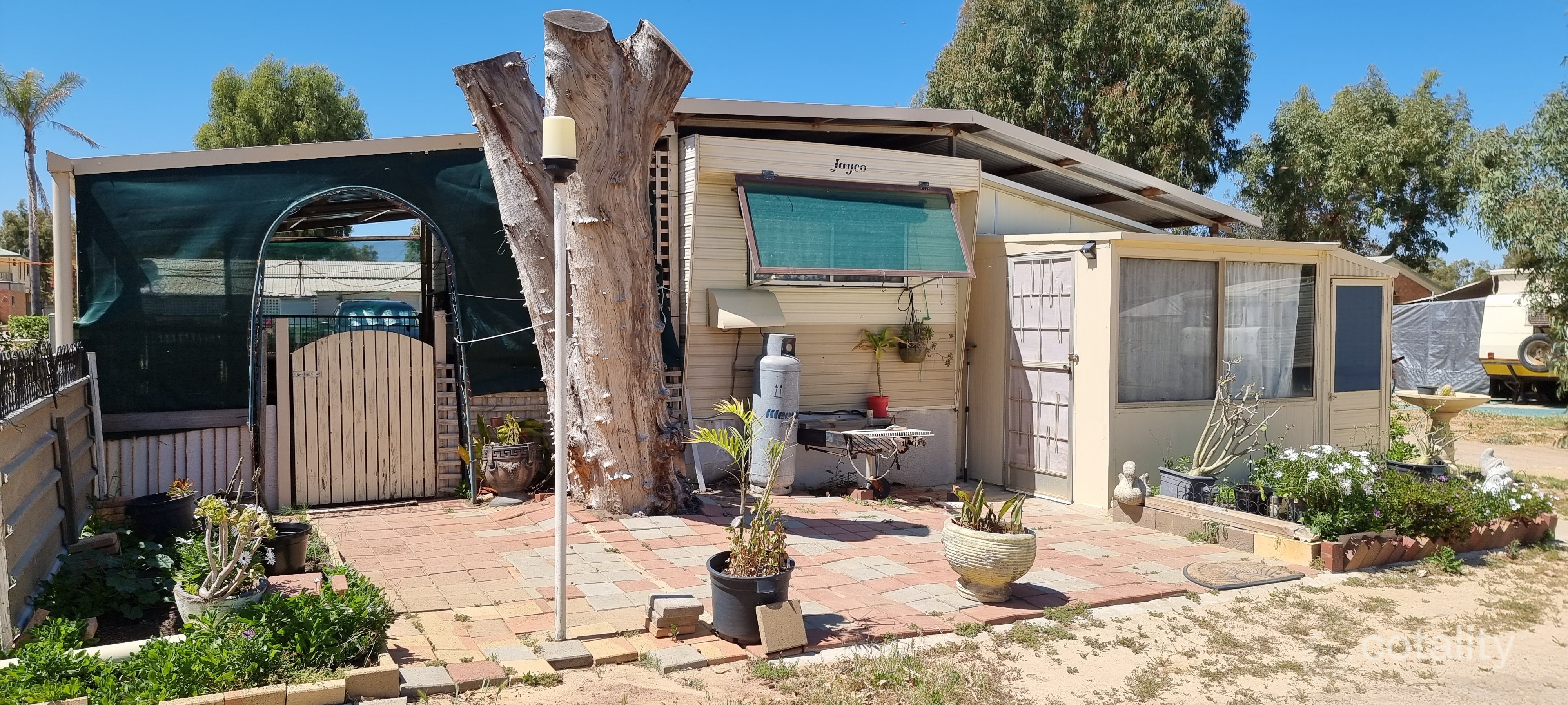 239 Hall Rd, Waggrakine, WA 6530