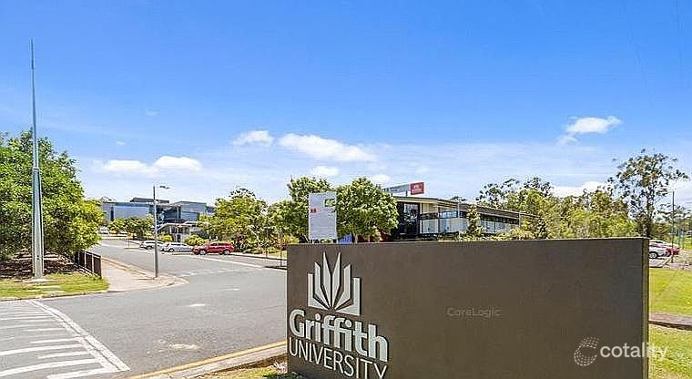 18 Harran St, Southport, QLD 4215