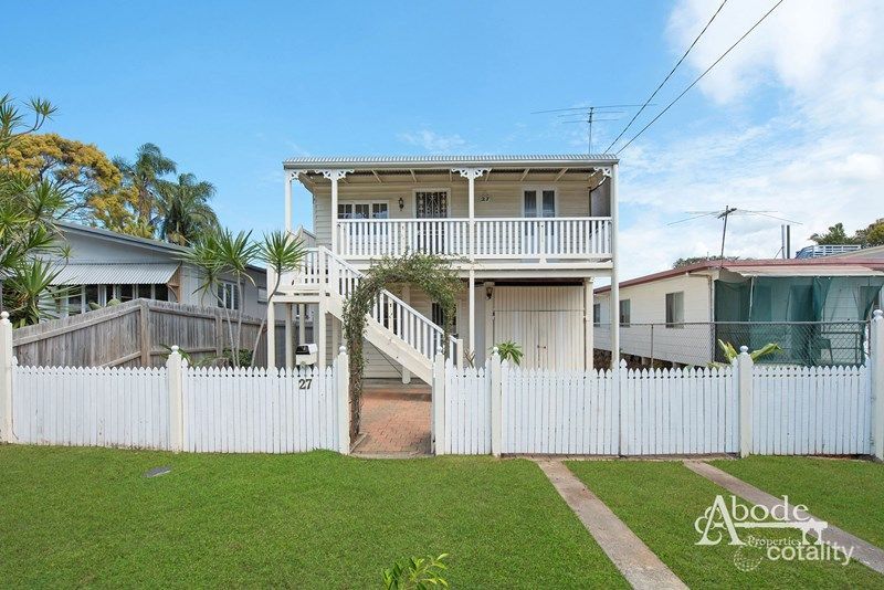27 Bell St, Woody Point, QLD 4019