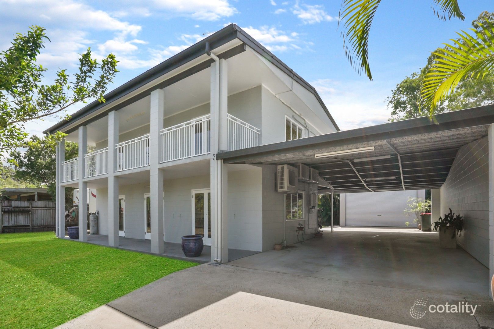 3 Fern St, Holloways Beach, QLD 4878