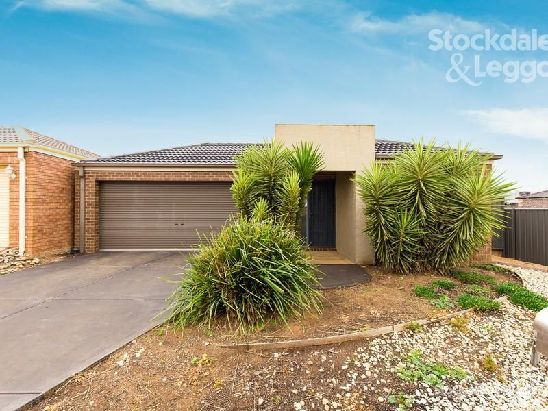 9 Ellenborough Cres, Manor Lakes, VIC 3024