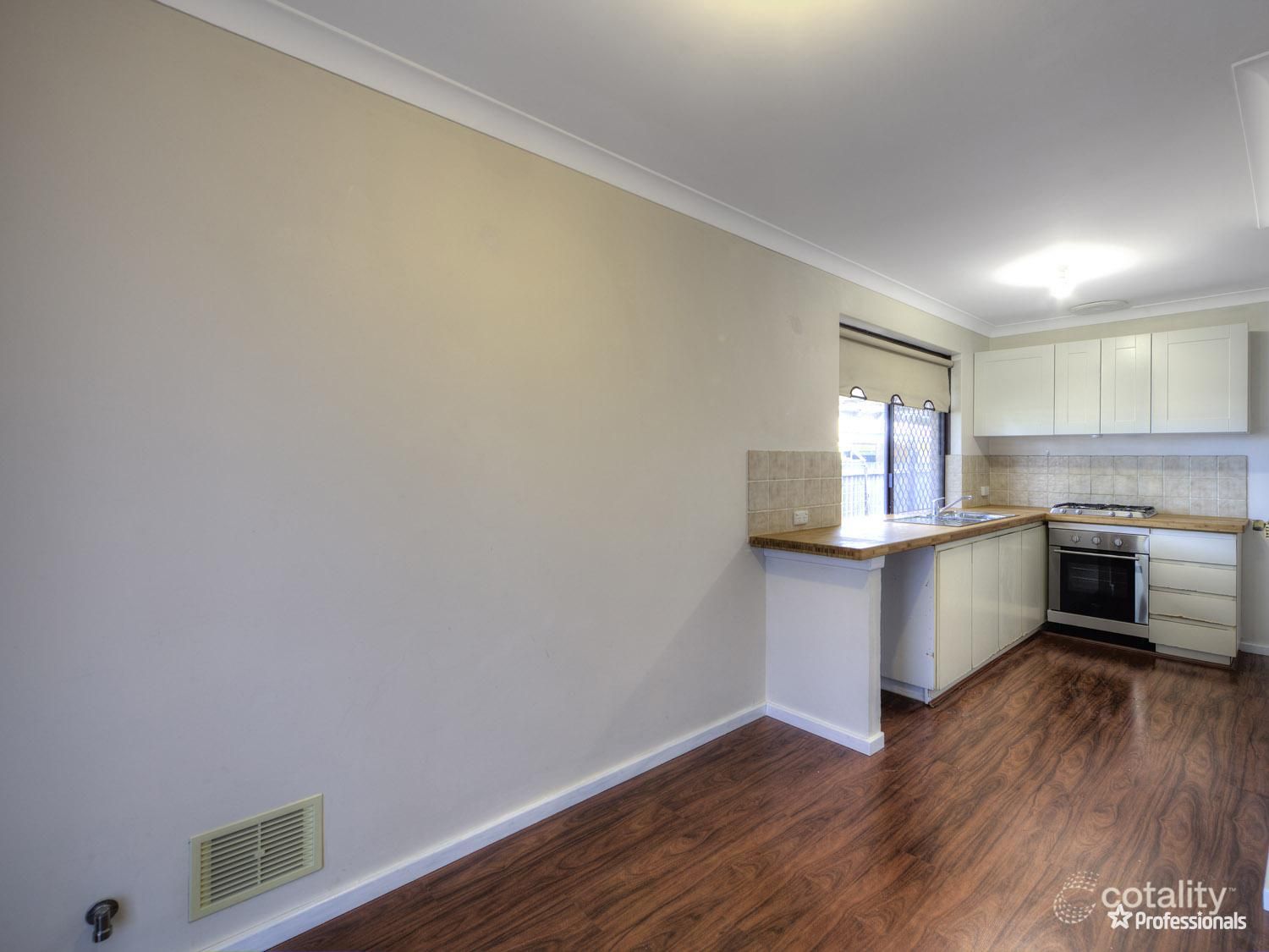 4/42 Hale Rd, Forrestfield, WA 6058