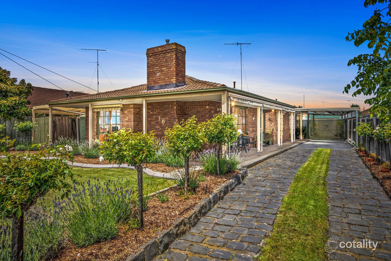 16 East End Cres, St Albans Park, VIC 3219