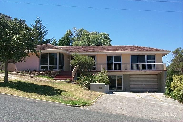 11 Banool Cres, City Beach, WA 6015