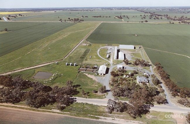 40 Dunns Rd, Kamarooka North, VIC 3571