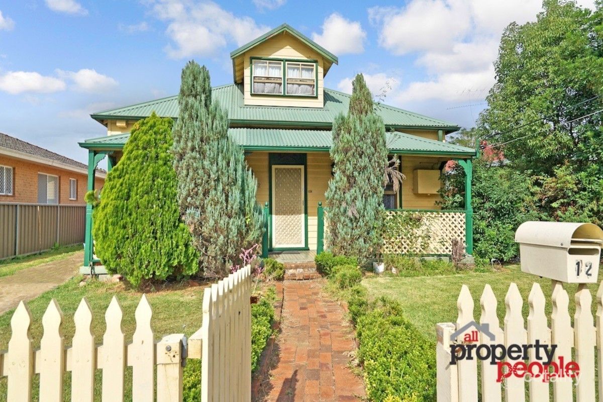 12 Nardoo St, Ingleburn, NSW 2565