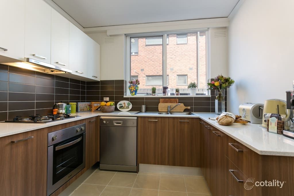 2/44 Wave St, Elwood, VIC 3184
