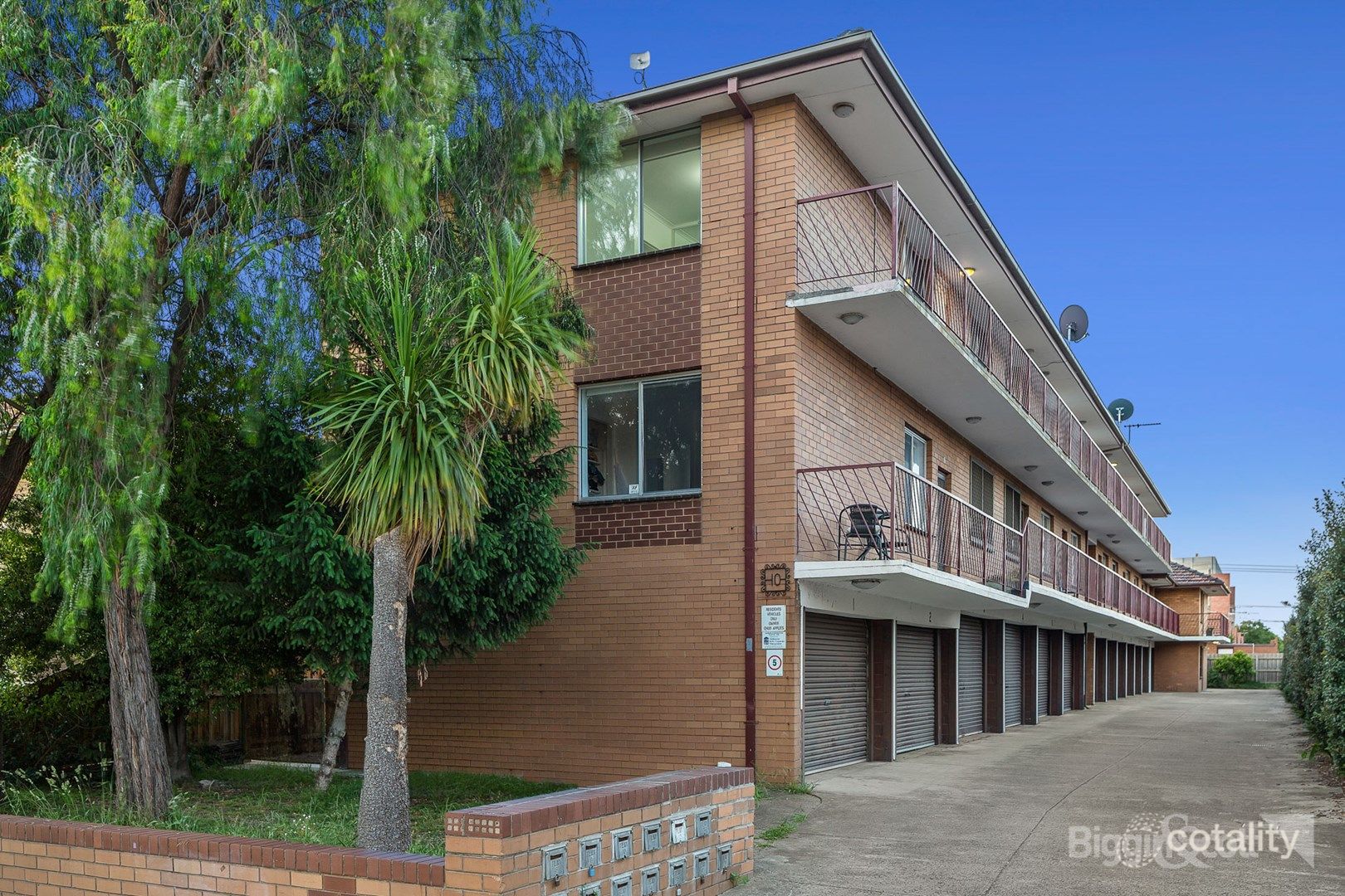 9/10 Carmichael St, West Footscray, VIC 3012