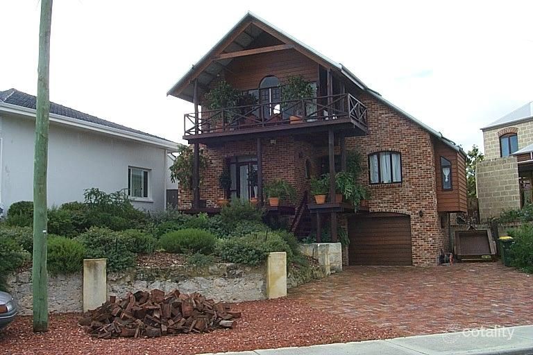 42 Burt St, Fremantle, WA 6160