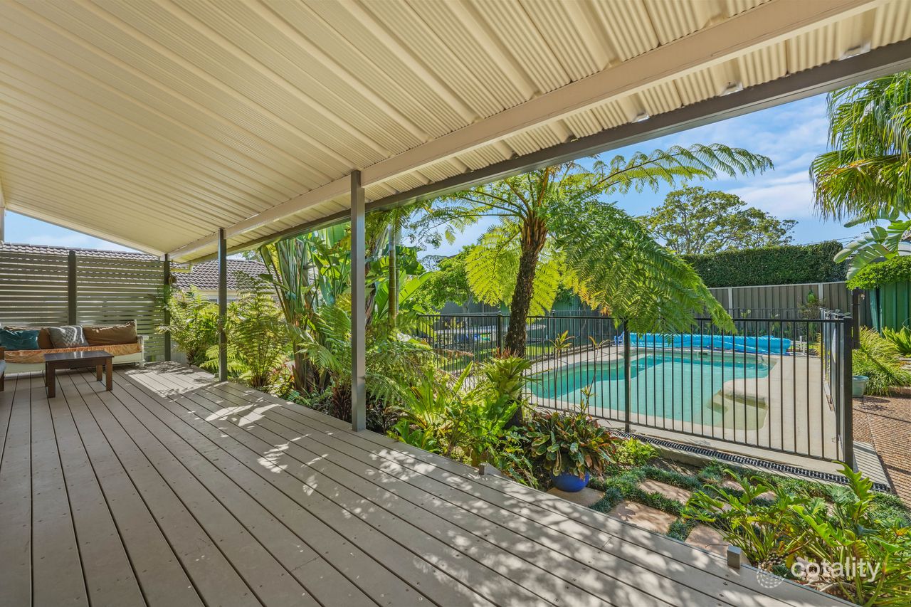 22 Golden Ave, Point Clare, NSW 2250