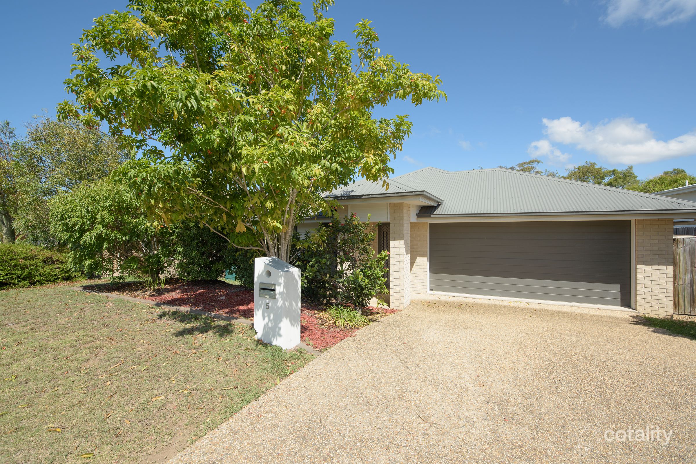 5 Grasstree Cres, Kirkwood, QLD 4680