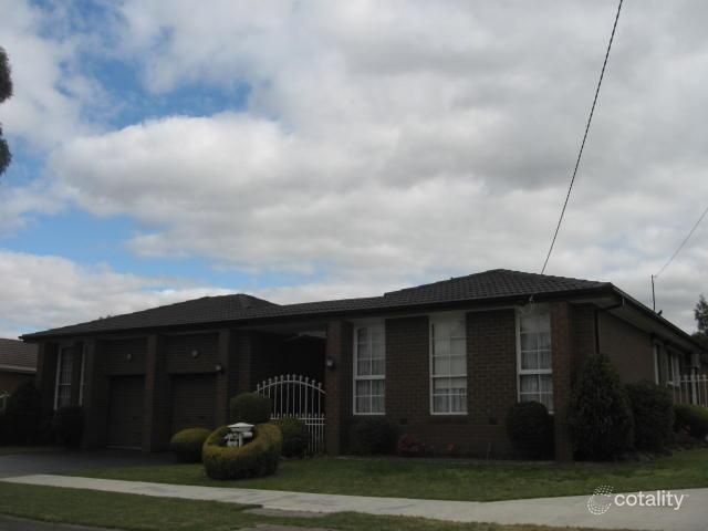 10 Mitford Cres, Craigieburn, VIC 3064