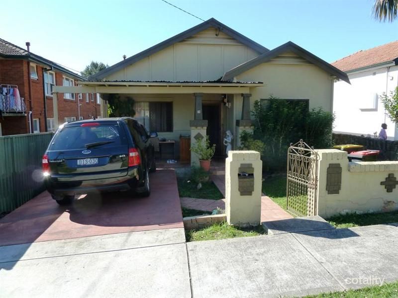 28 Moreton St, Lakemba, NSW 2195