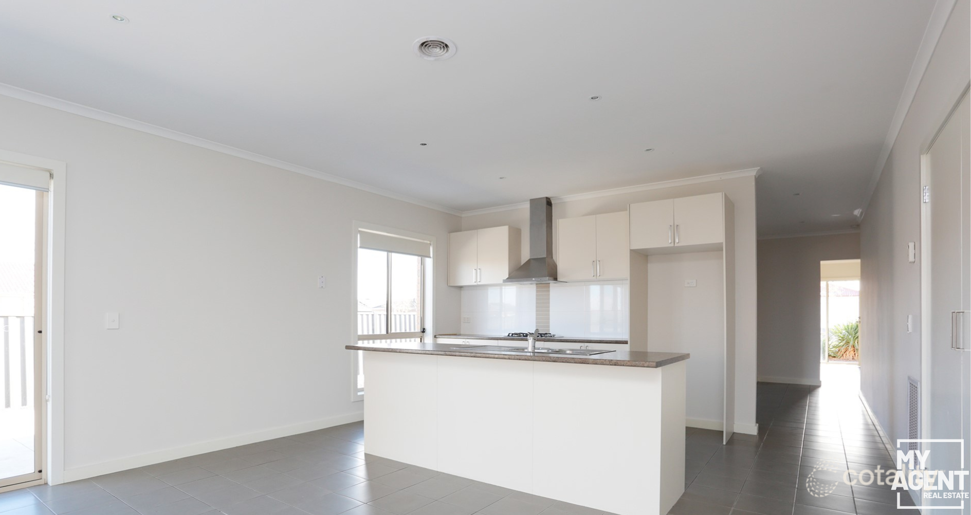 35 Kinglake Dr, Manor Lakes, VIC 3024