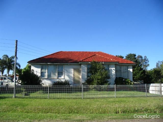 8 Charles St, Warners Bay, NSW 2282