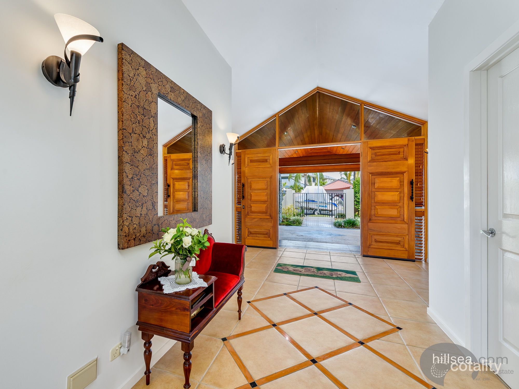 42 Midnight Ct, Runaway Bay, QLD 4216