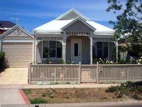 25 Edgbaston Pde, Caroline Springs, VIC 3023