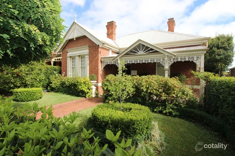 227 Bentinck St, Bathurst, NSW 2795