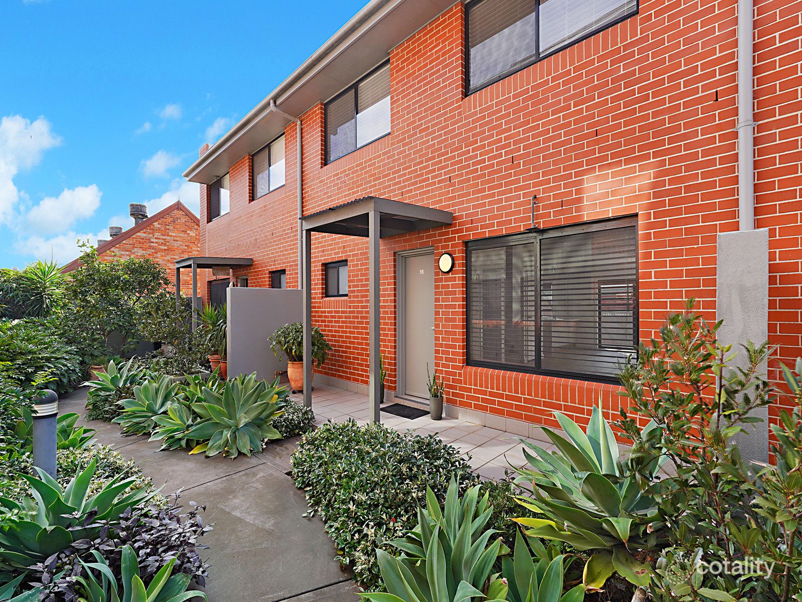 16/34 Cameron St, Hamilton, NSW 2303