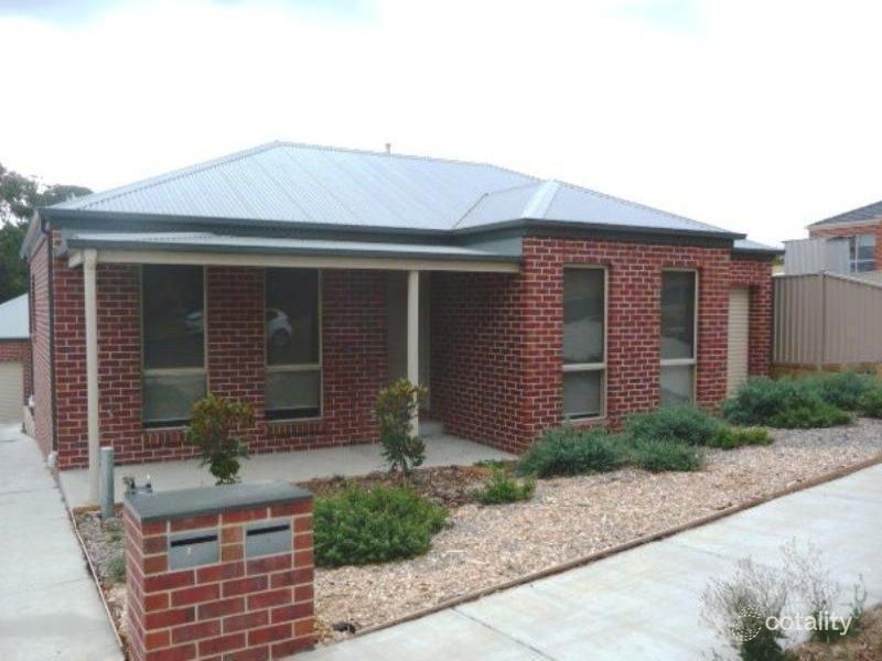 1/8 Mckee St, Golden Point, VIC 3350