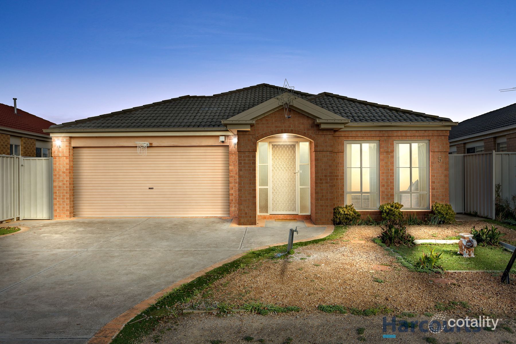 5 Tamborine Way, Caroline Springs, VIC 3023