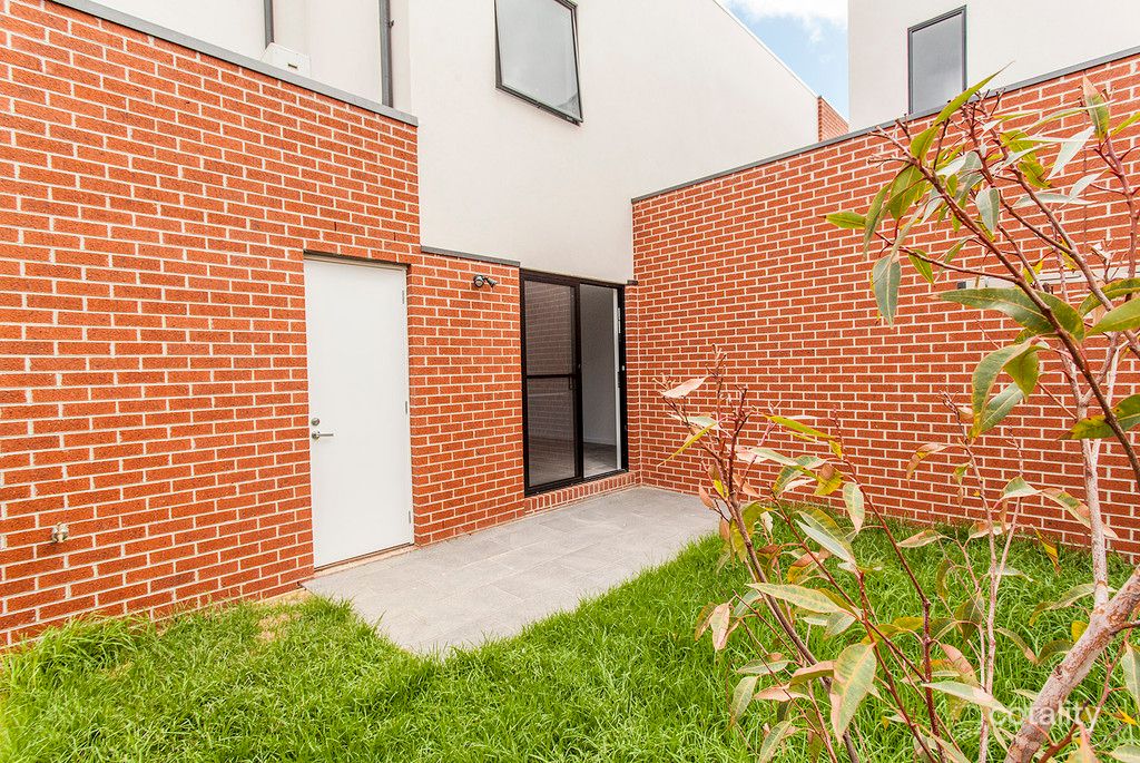 42 Jackson Green Bvd, Clayton South, VIC 3169