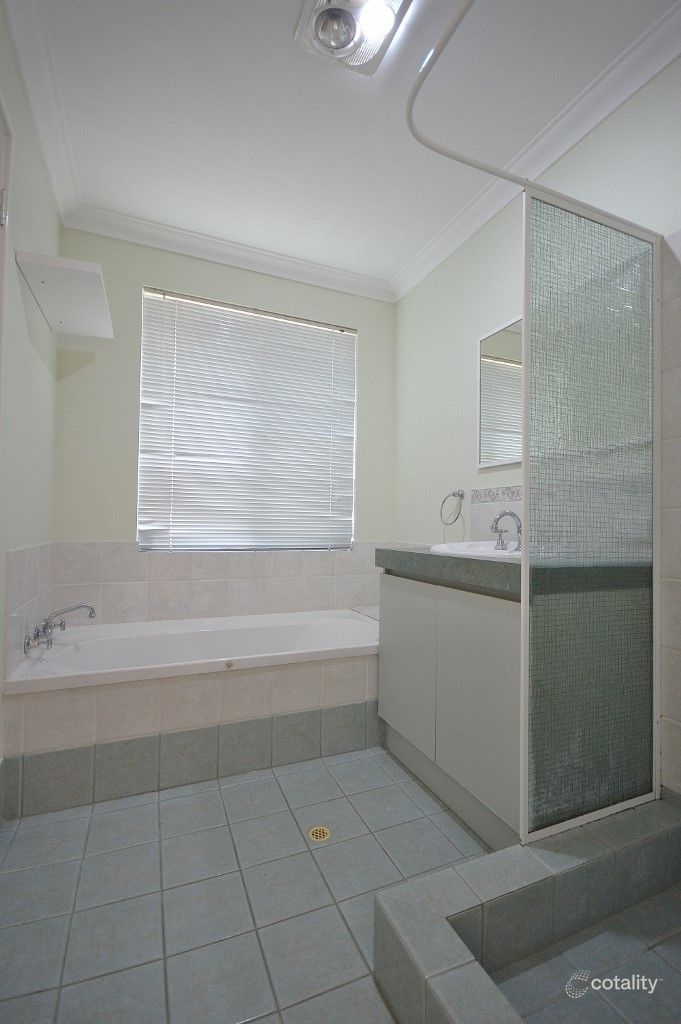 40 Decourcey Way, Marangaroo, WA 6064