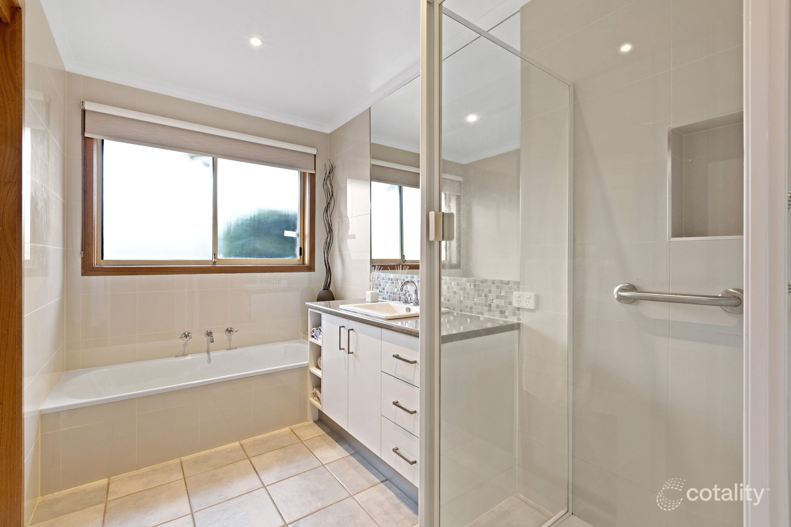 10 Yering Pl, Chirnside Park, VIC 3116