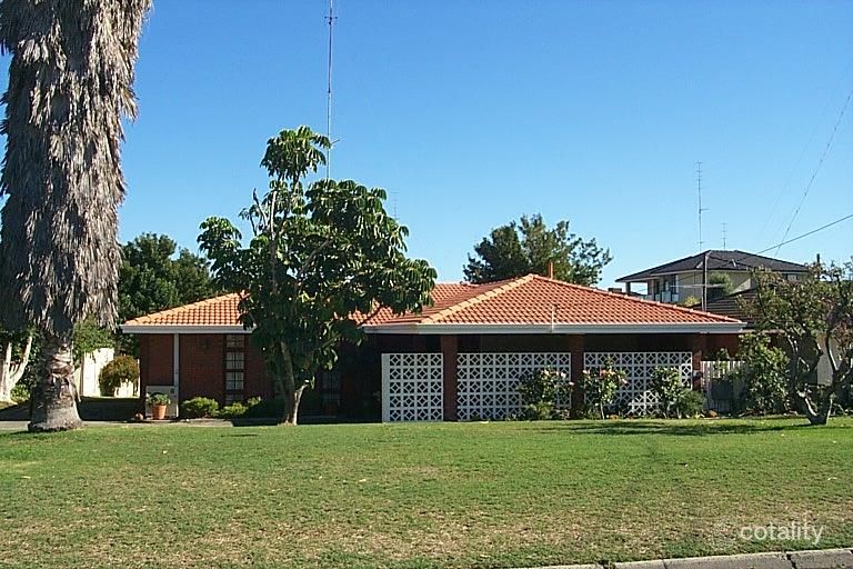 18 Dunstan St, South Bunbury, WA 6230