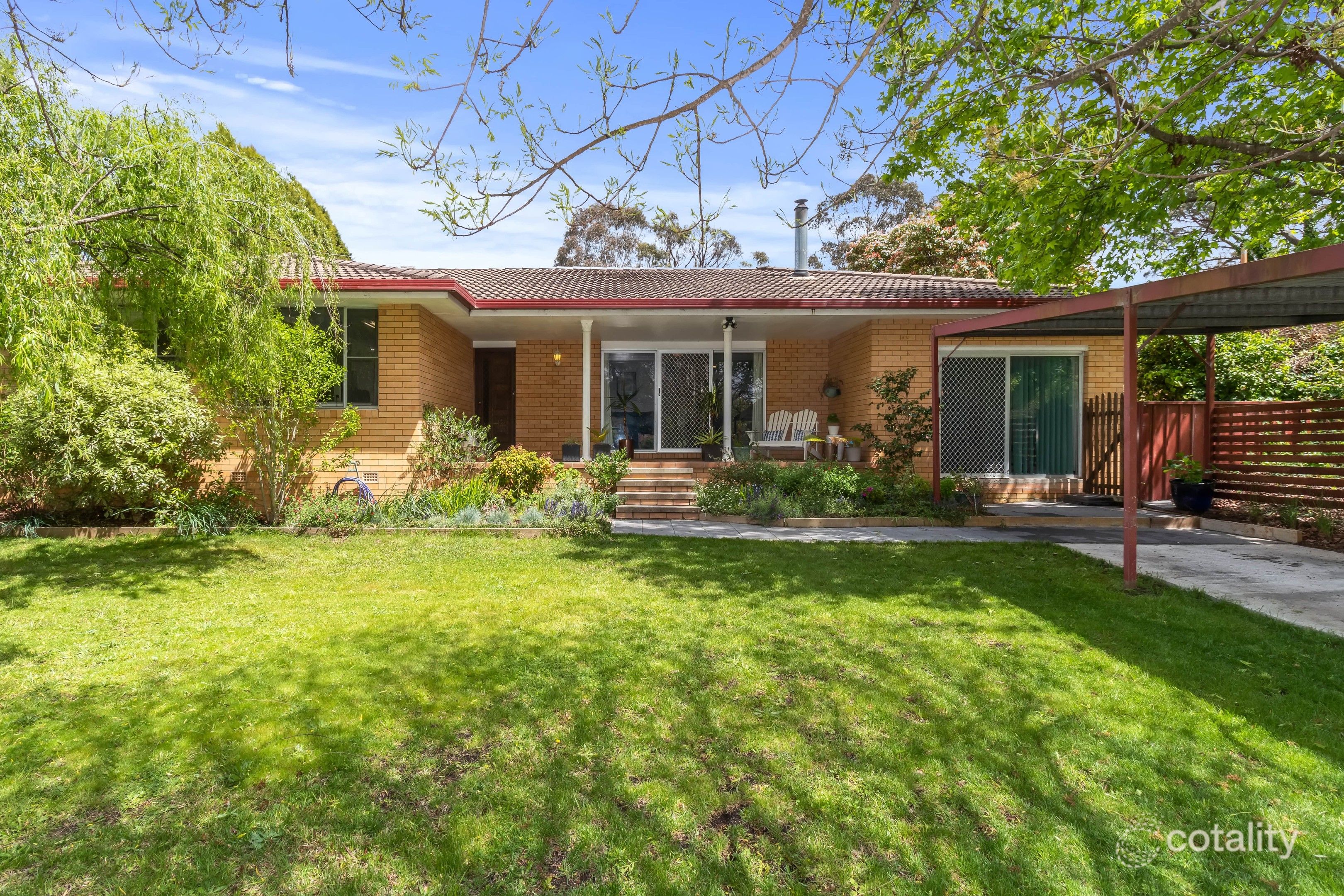 8 Sylvia Cres, Armidale, NSW 2350