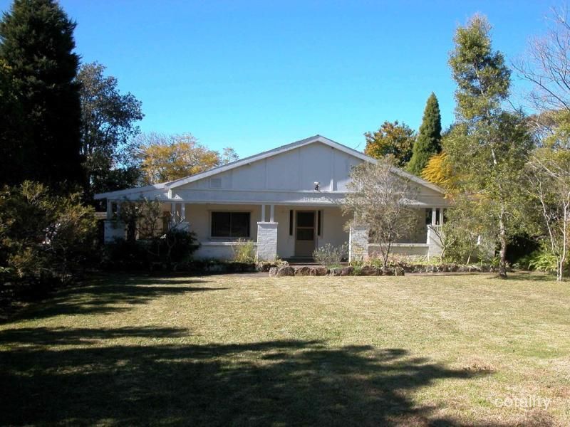 303 Bobbin Head Rd, North Turramurra, NSW 2074