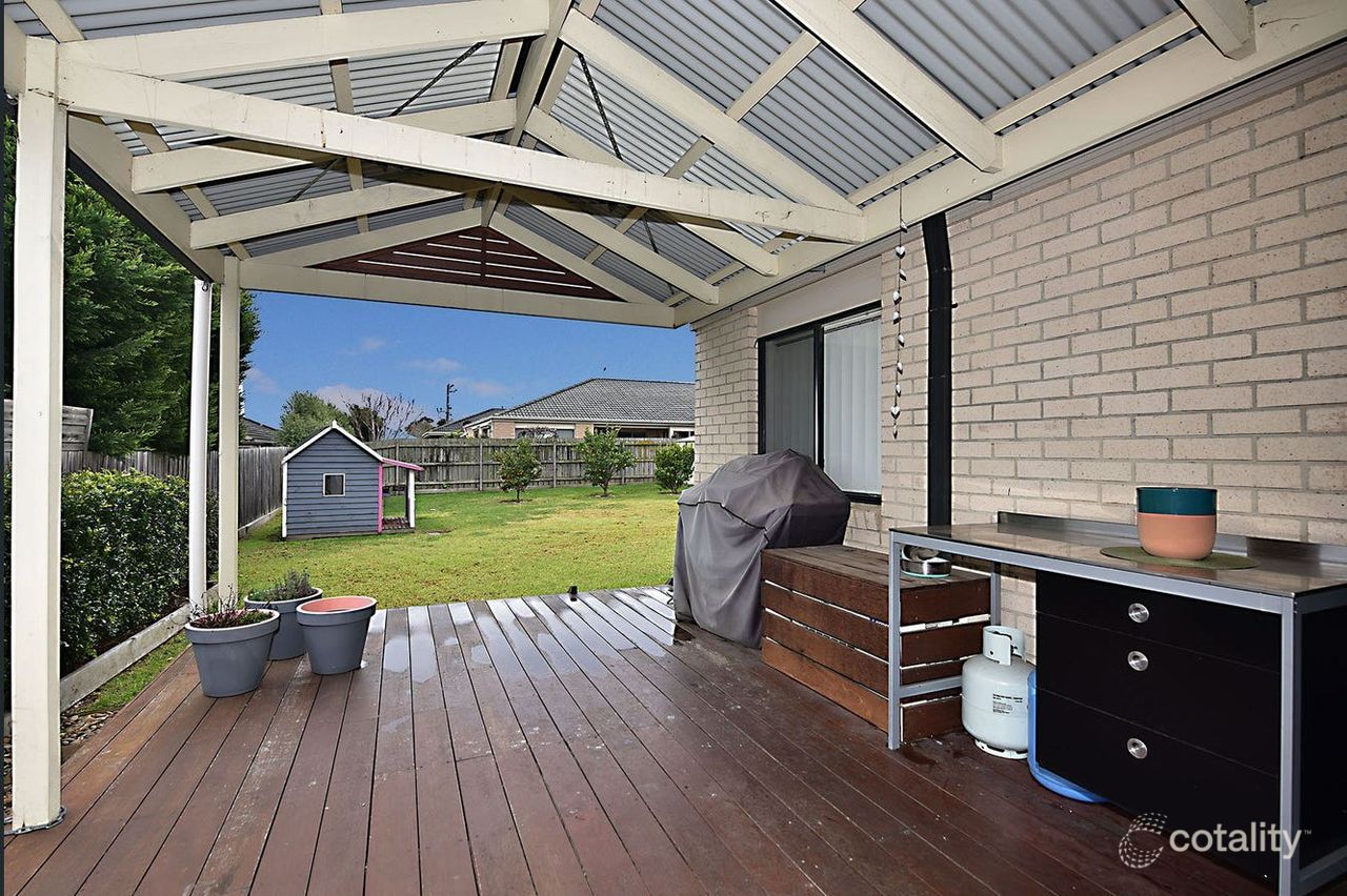 4 Emerald Rise, Skye, VIC 3977