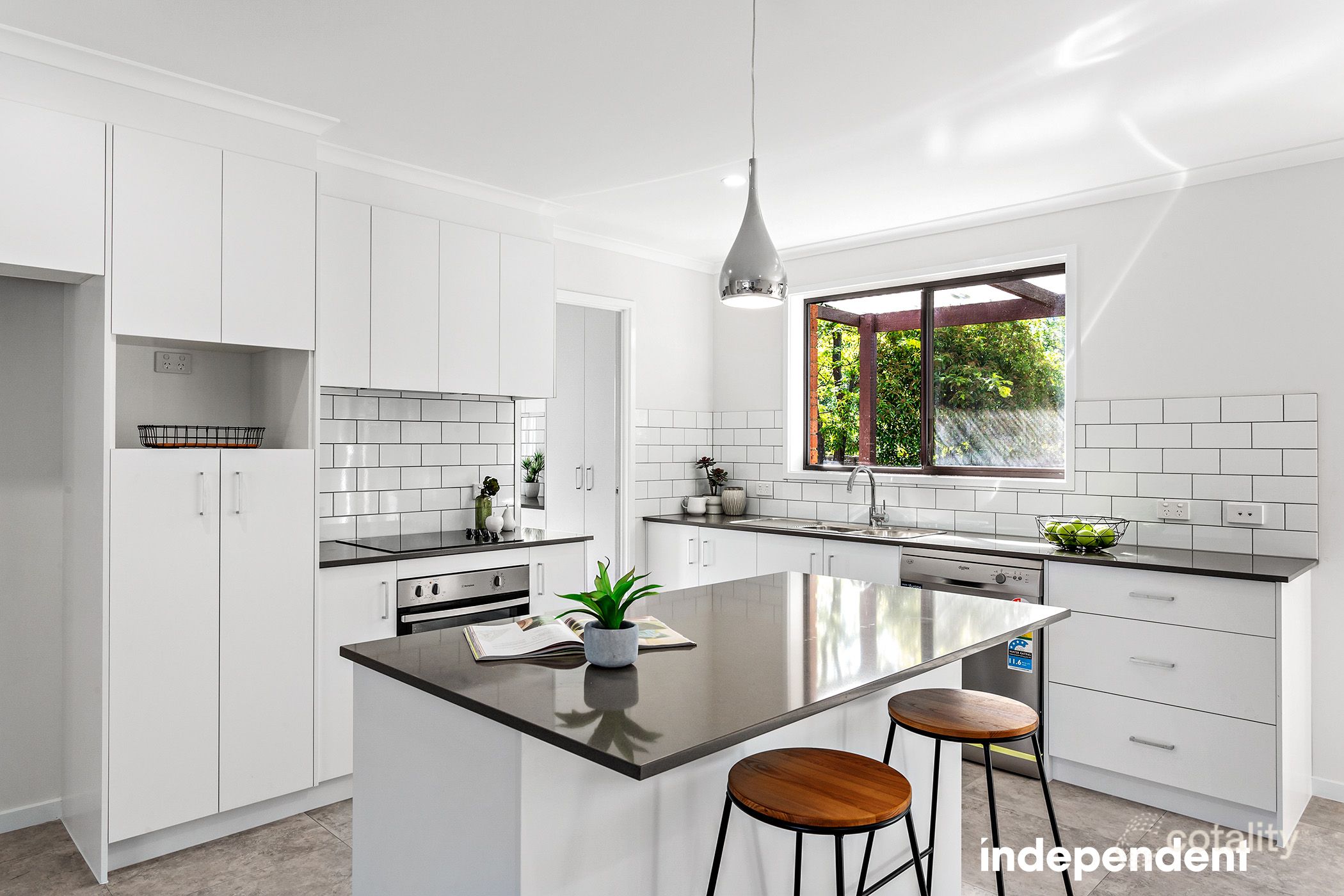 2/101 Keverstone Cct, Isabella Plains, ACT 2905