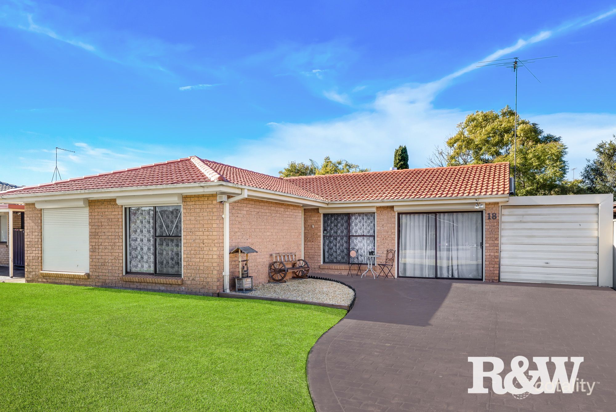 18 Palena Cres, St Clair, NSW 2759