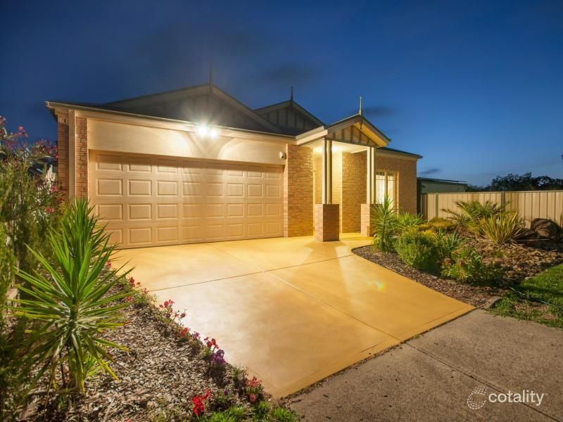 3 Serra Cl, Langwarrin, VIC 3910
